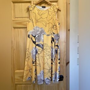 Lily by Firmiana Chic Yellow and Gray Floral Mini Dress